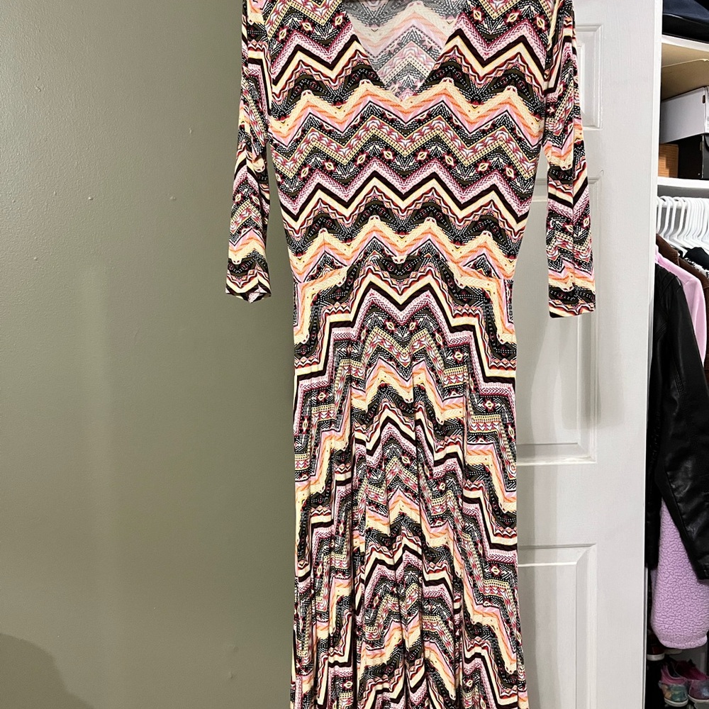 Agnes & Dora Sheath Dress V-Neck Quarter Length Sleeve